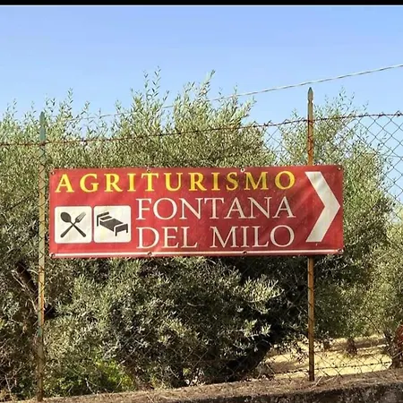 Fontana Del Milo مزرعة للإقامة مانداتوريتشو