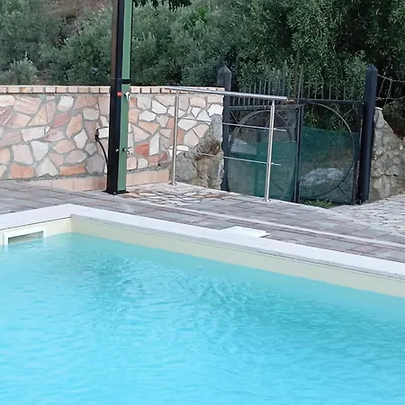 Fontana Del Milo مانداتوريتشو
