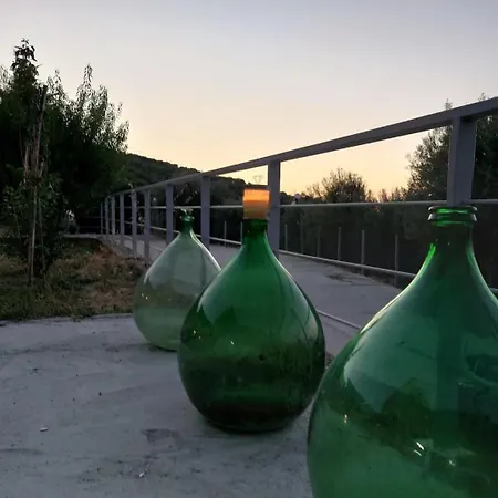 Fontana Del Milo مزرعة للإقامة مانداتوريتشو